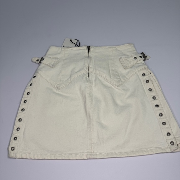 Re/Done Denim women’s Vintage white skirt sz 24 studs 90’s YTK Festival biker - Picture 3 of 11